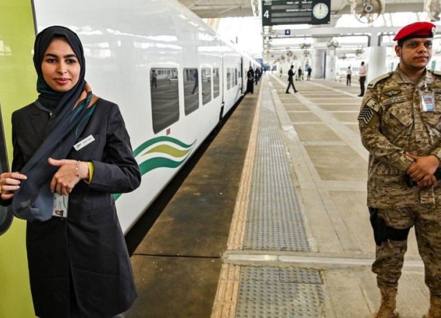 Саудовская Аравия: 28 тысяч человек претендуют на 30 должностей женщин-водителей поездов