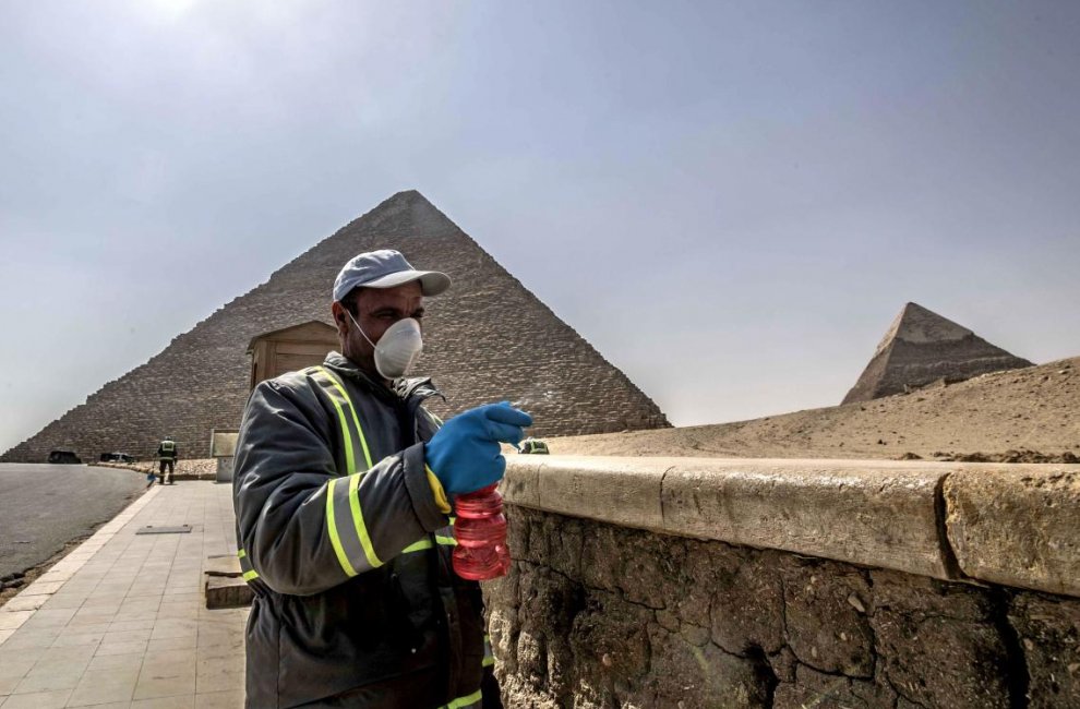 египтян очищает пирамиды 