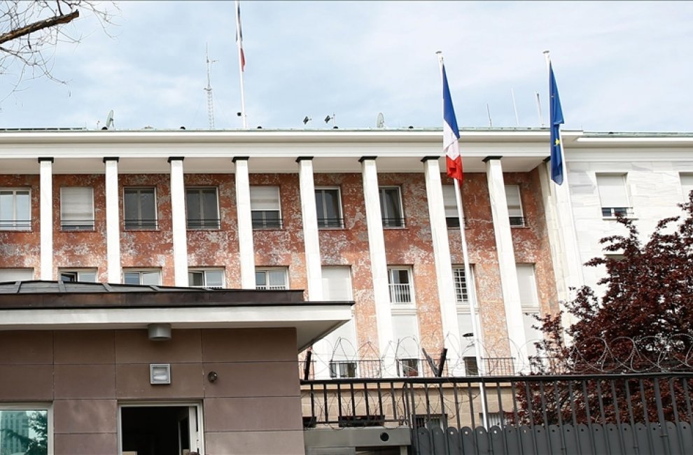 Франция вновь откроет посольство в Ливии