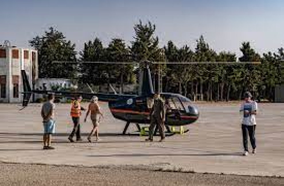 Военные Ливана отправляют туристов на вертолеты, чтобы собрать деньги