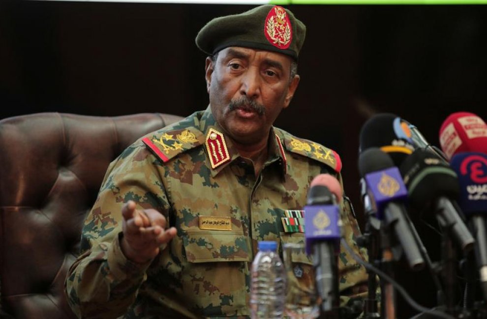 Суданские военные освободили 6 послов от должности за противодействие перевороту